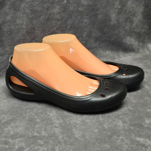 Crocs Kadee Black Closed Toe Ballet Flat Sandals - Picture 1 of 9